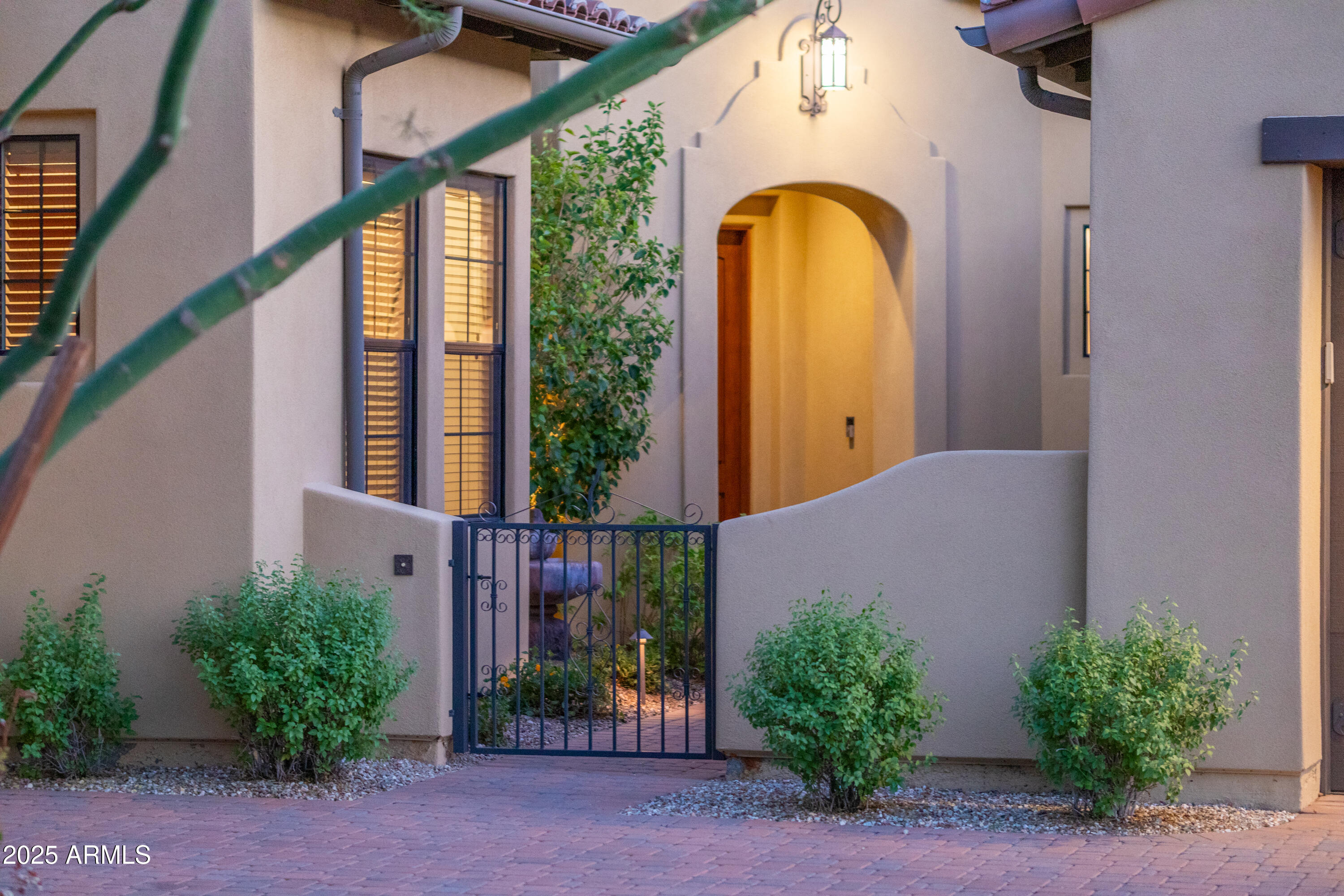 9155 E HOVERLAND Road