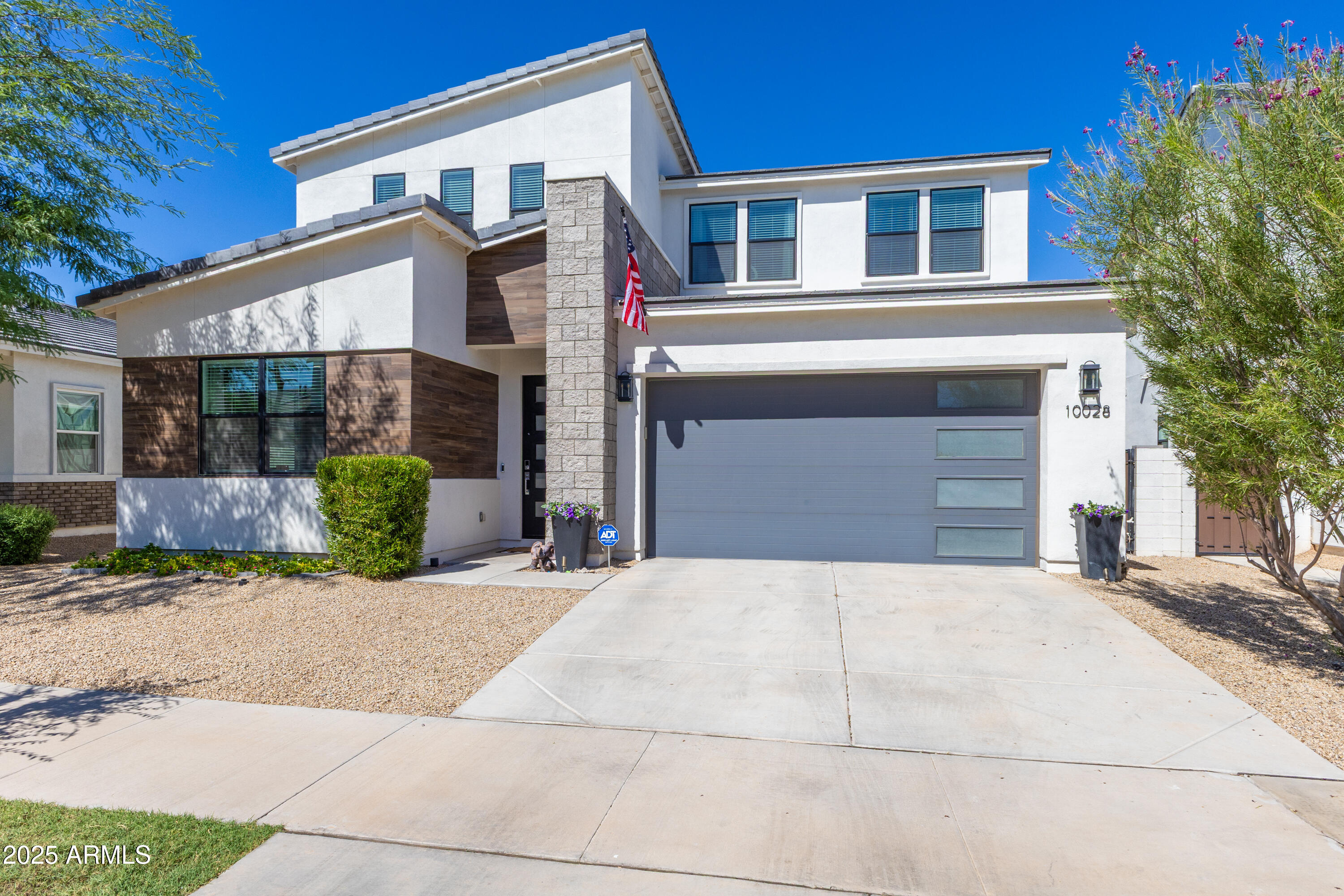 10028 E THUNDERBOLT Avenue