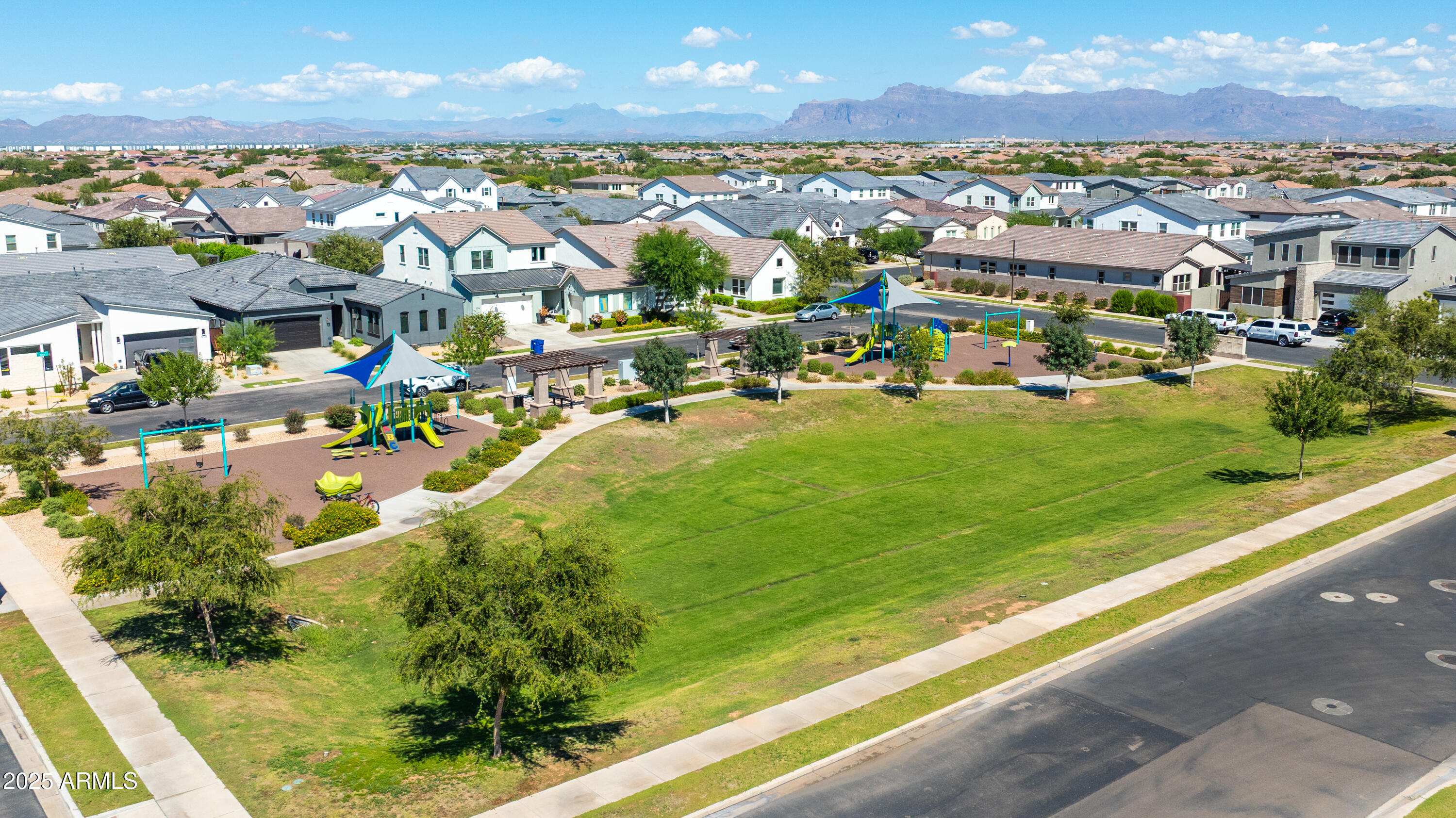 10028 E THUNDERBOLT Avenue