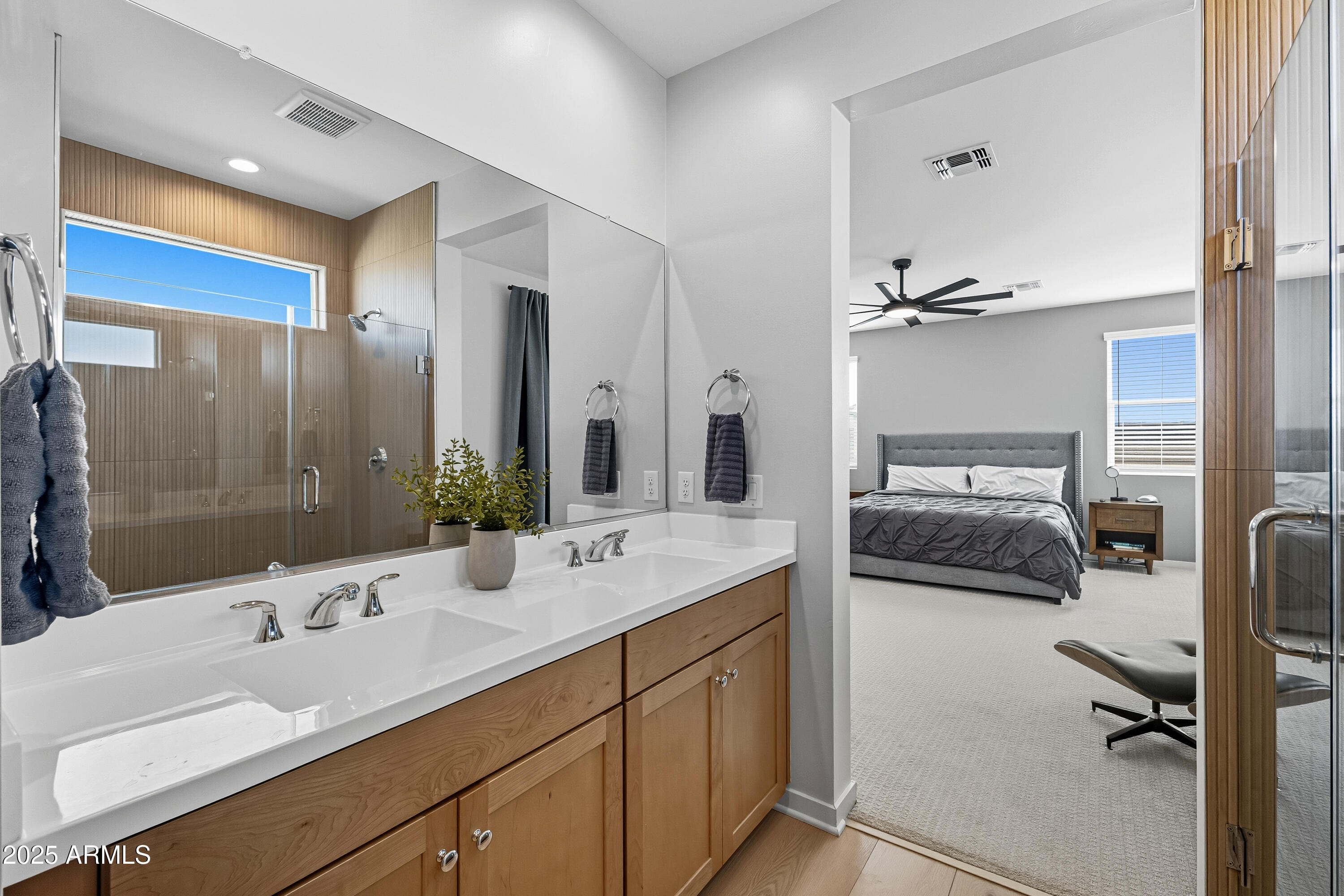 10028 E THUNDERBOLT Avenue