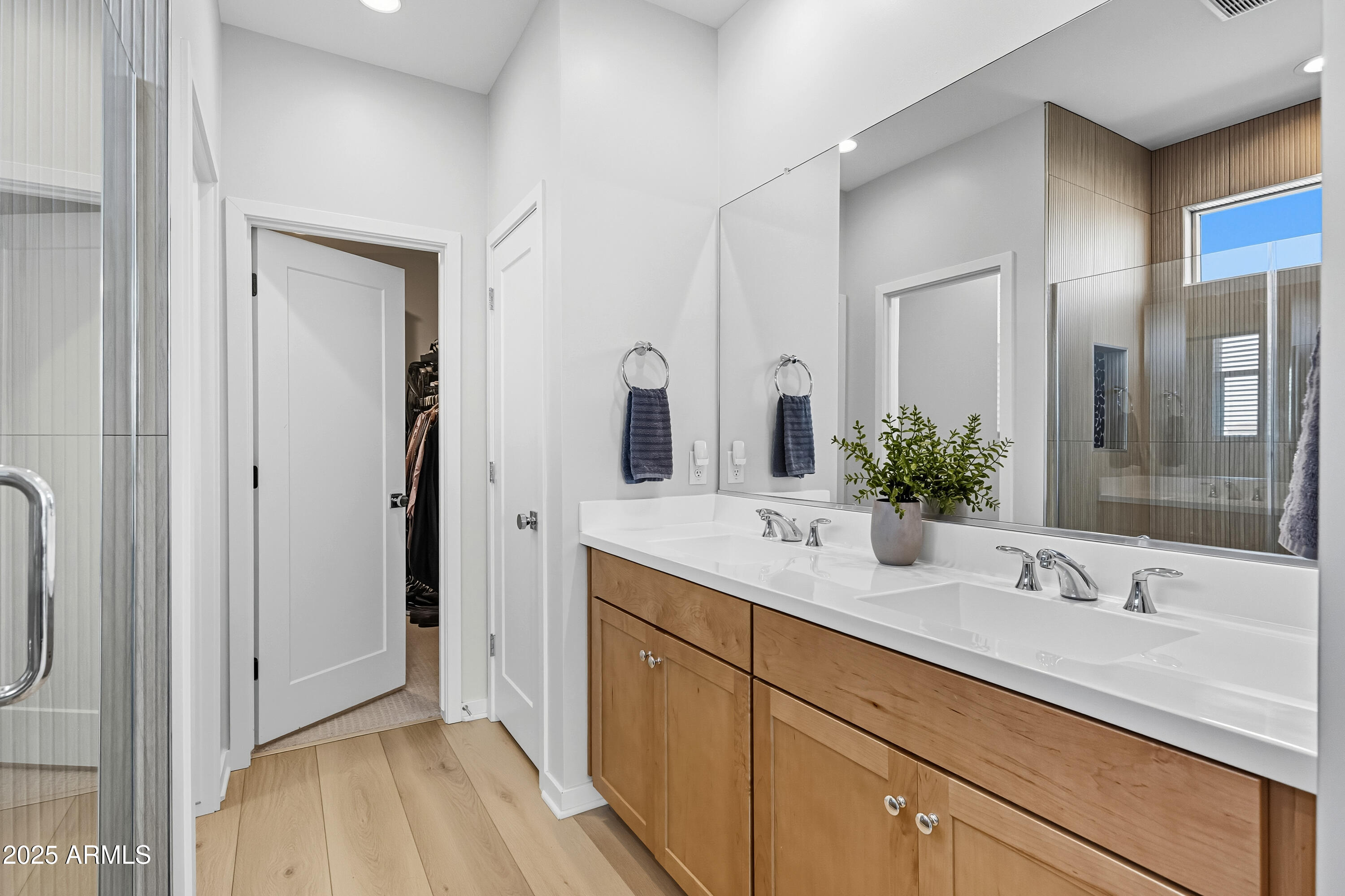 10028 E THUNDERBOLT Avenue