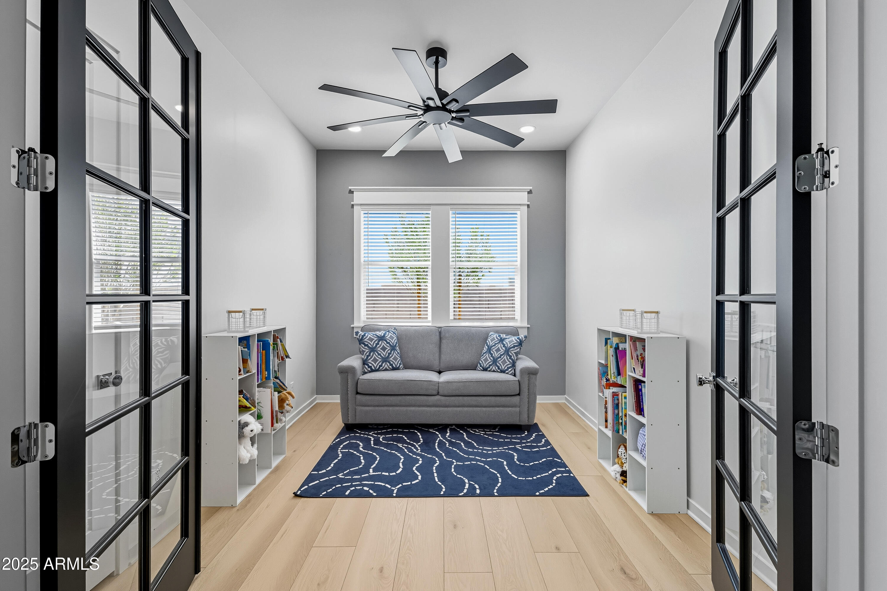 10028 E THUNDERBOLT Avenue