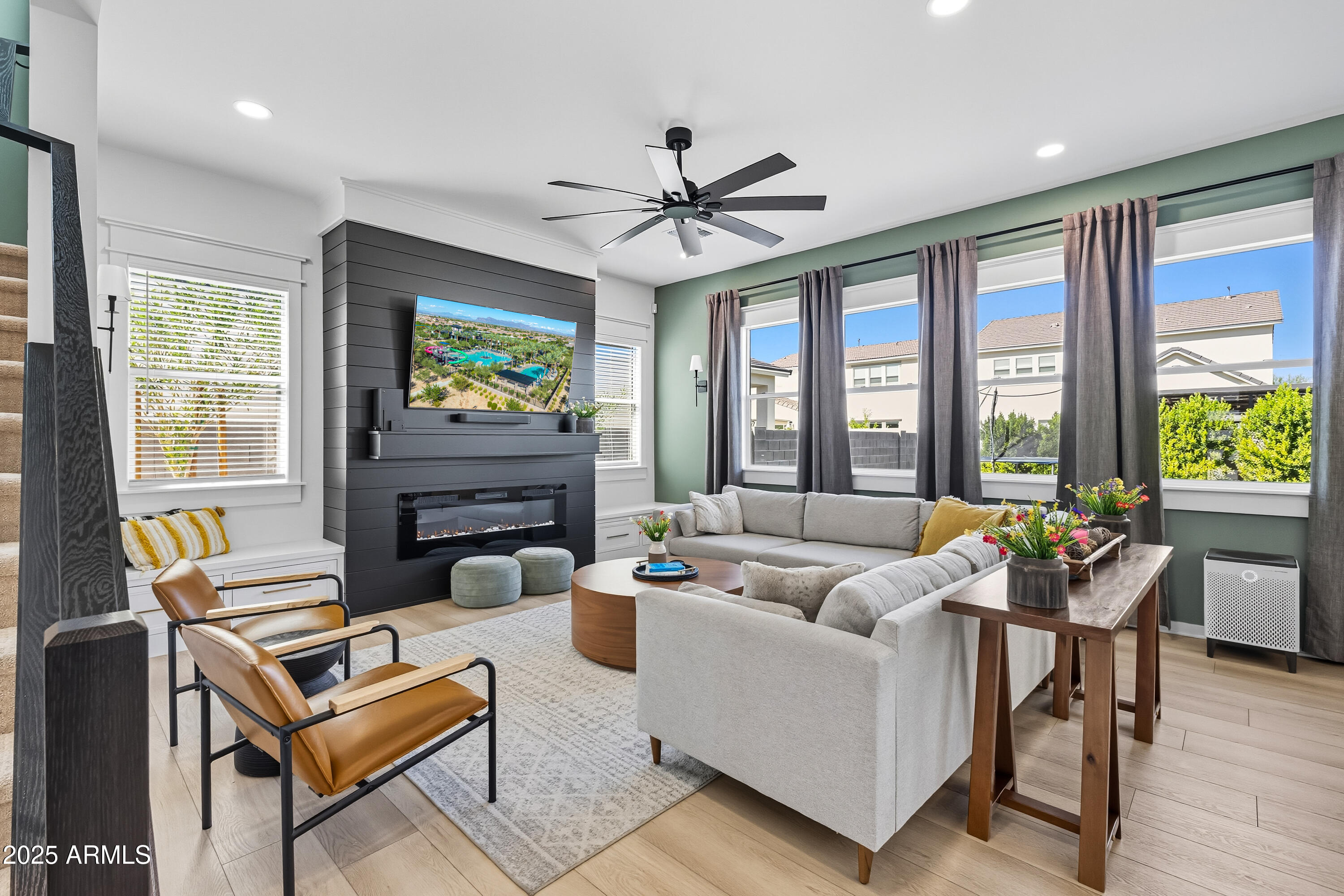 10028 E THUNDERBOLT Avenue