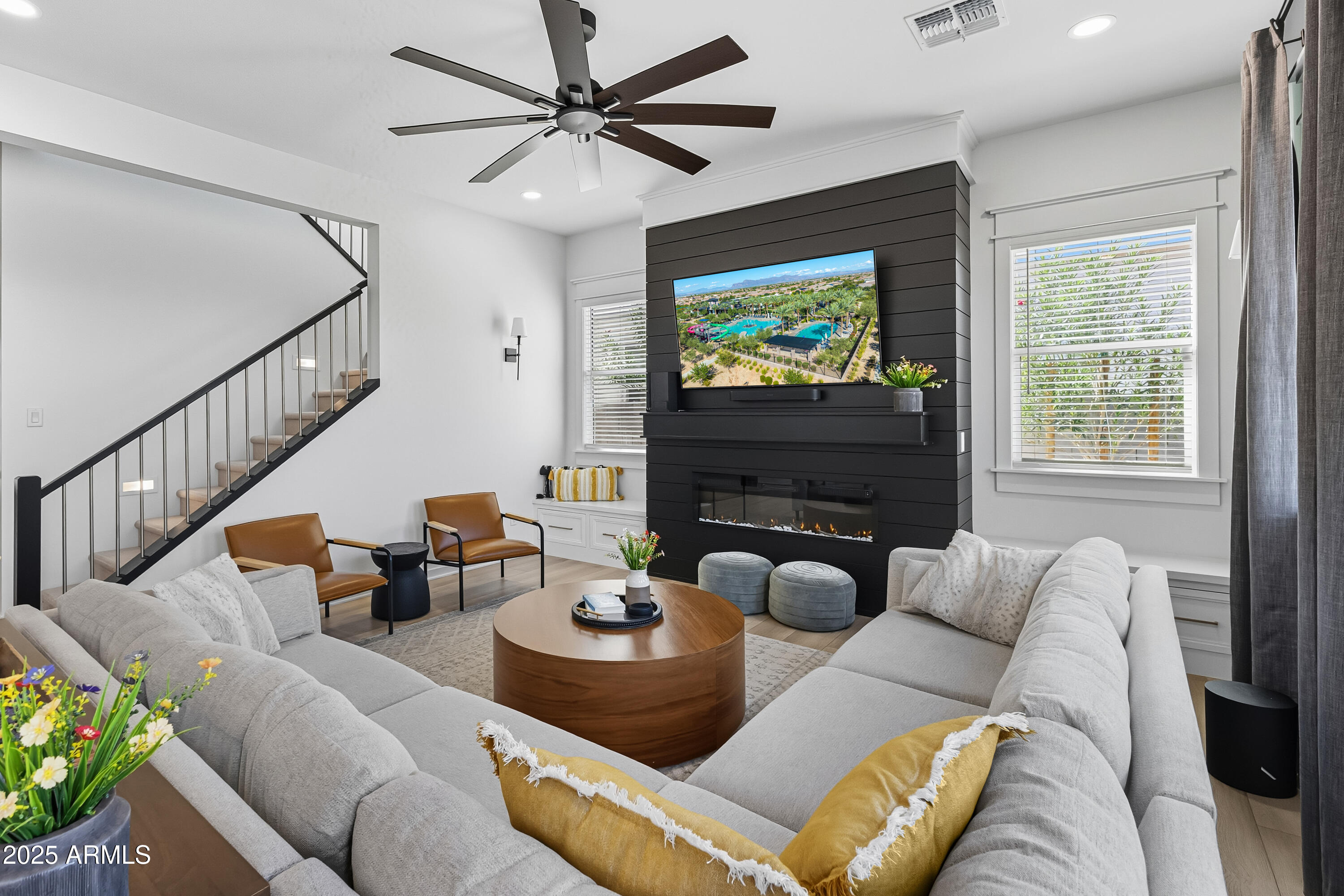 10028 E THUNDERBOLT Avenue