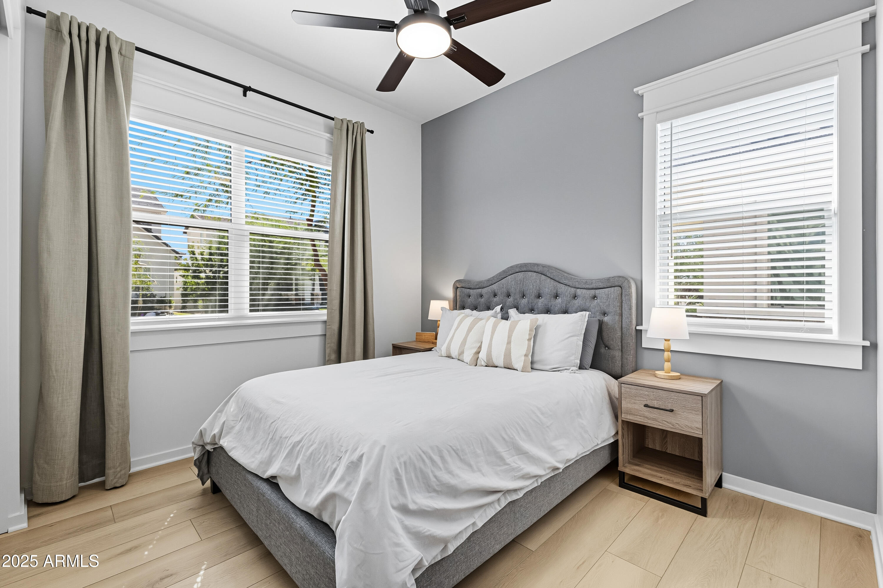 10028 E THUNDERBOLT Avenue