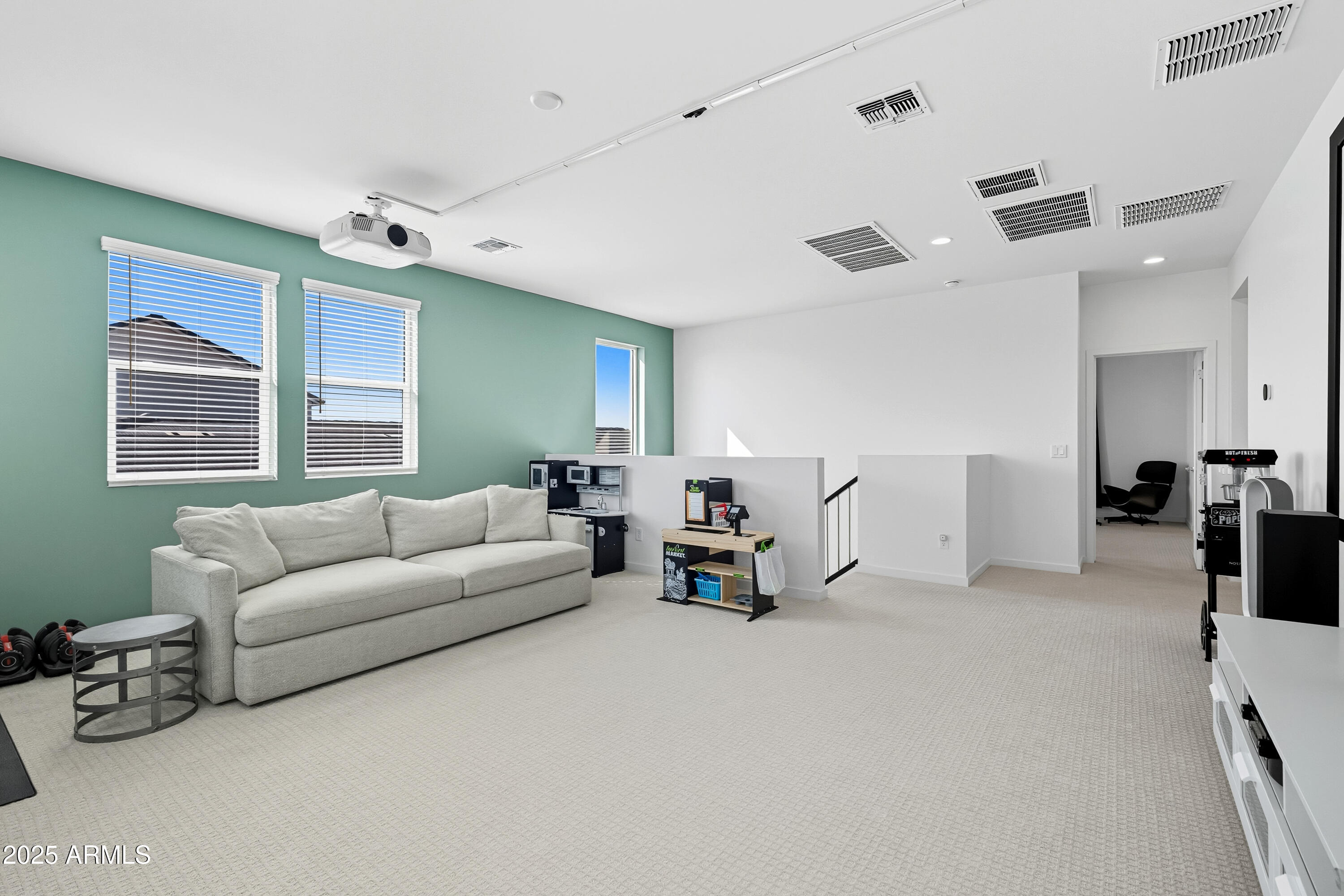 10028 E THUNDERBOLT Avenue