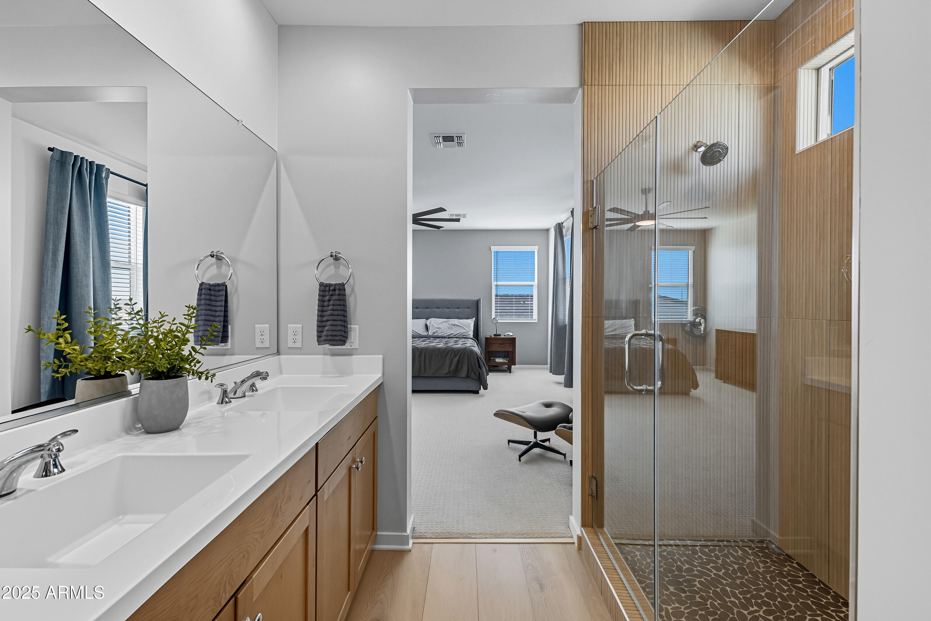 10028 E THUNDERBOLT Avenue