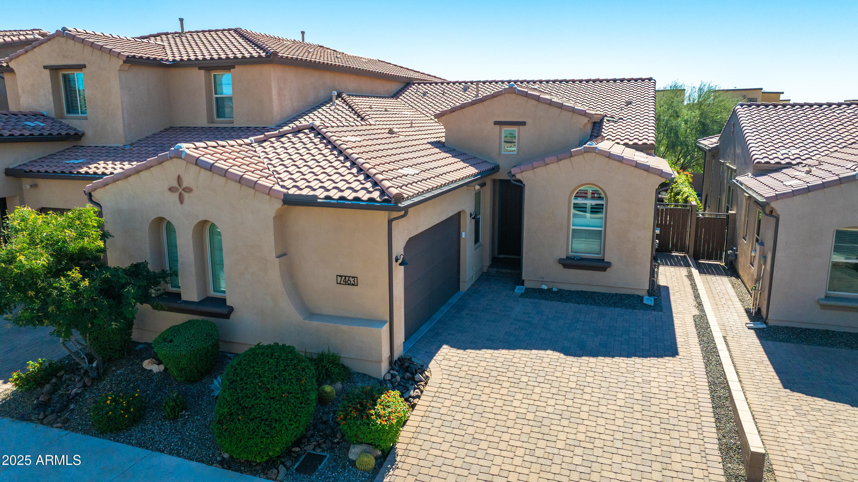 7463 E CASITAS DEL RIO Drive