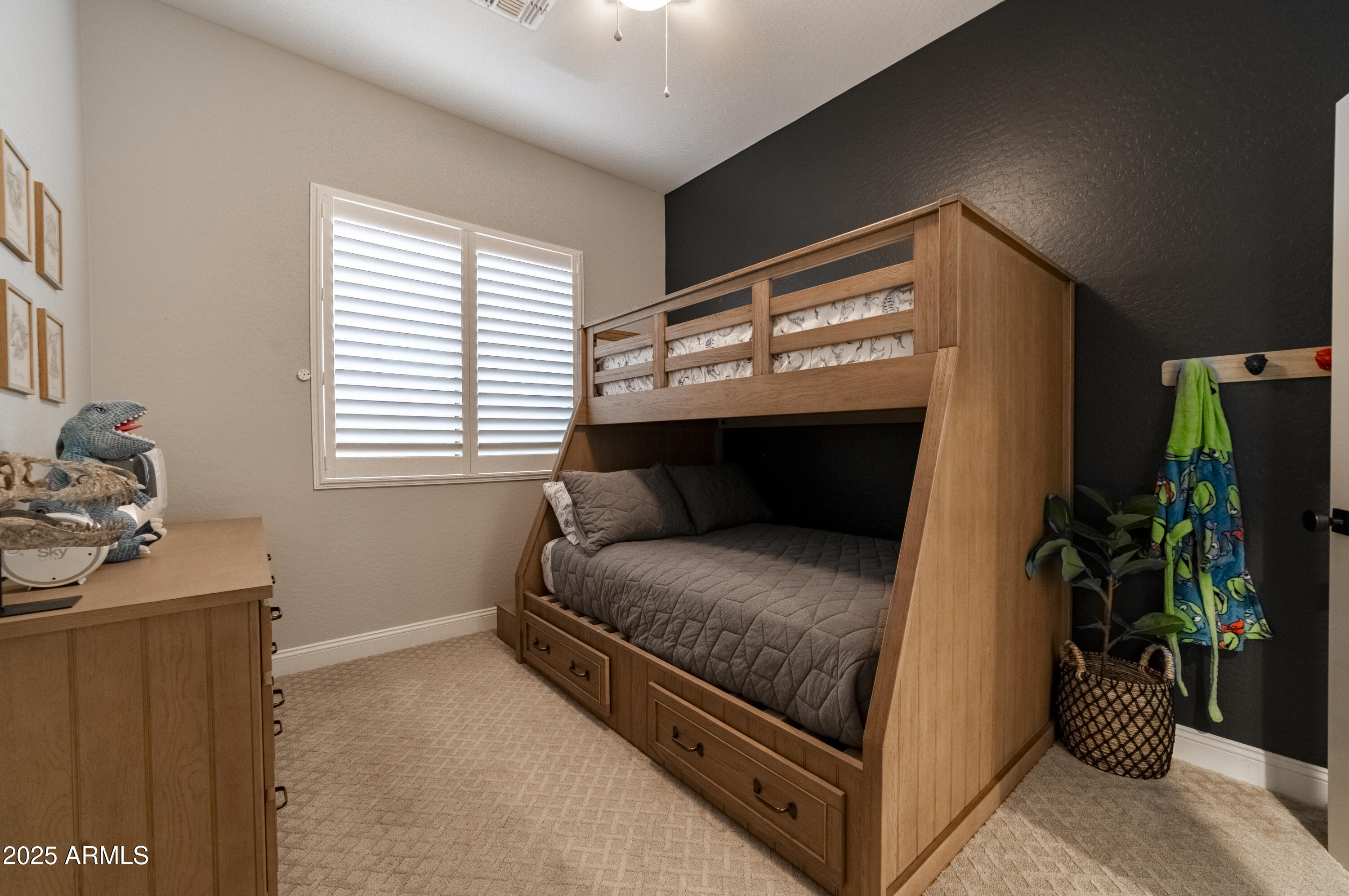 2212 W APACHE RAIN Road