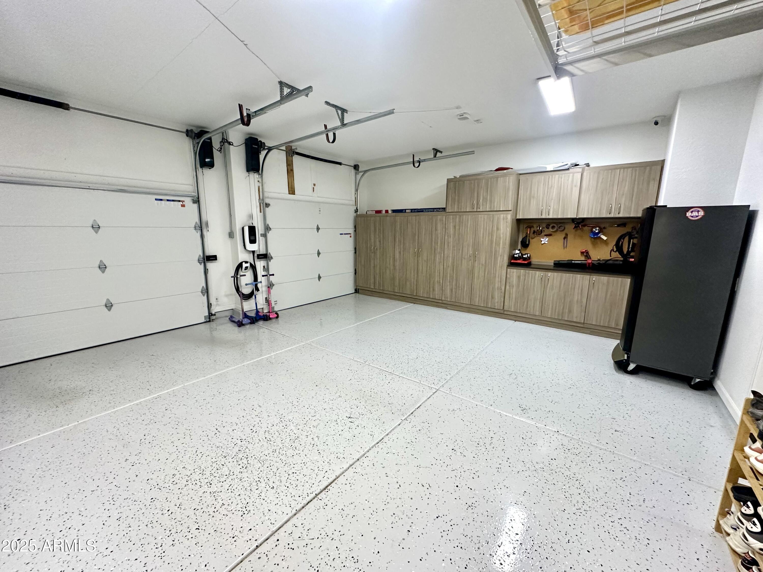 2212 W APACHE RAIN Road