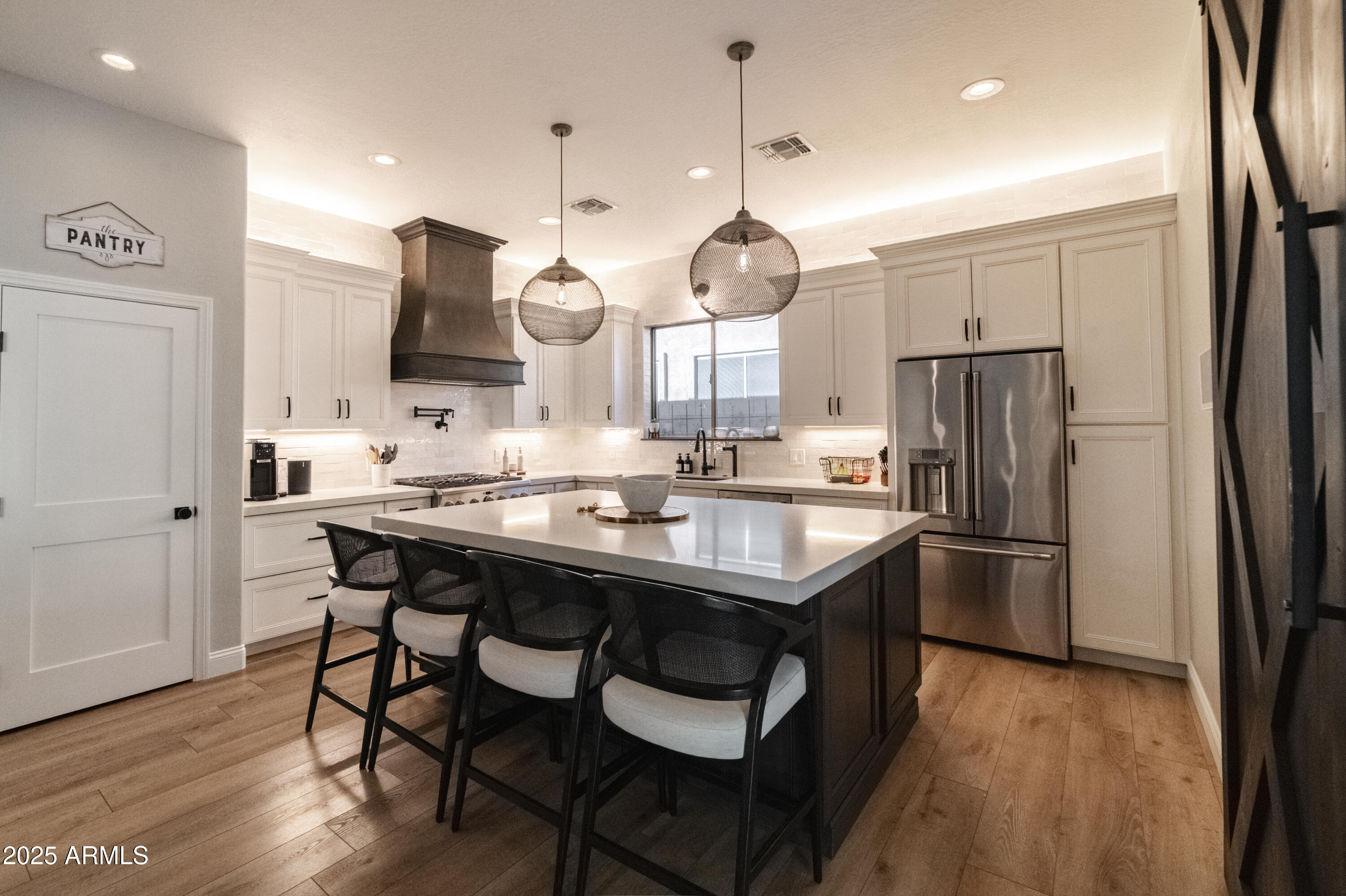 2212 W APACHE RAIN Road