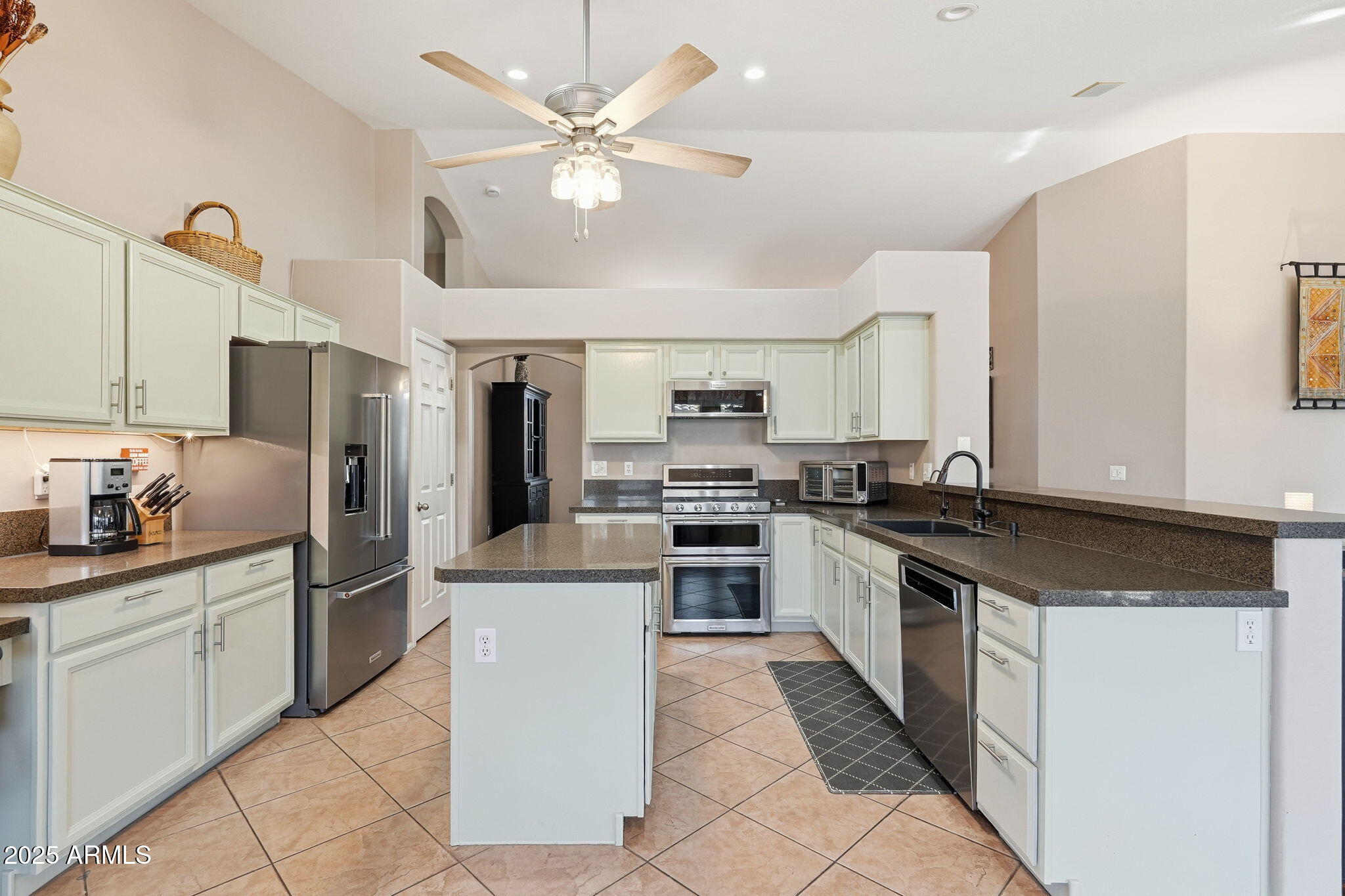 7137 E LAGUNA AZUL Avenue