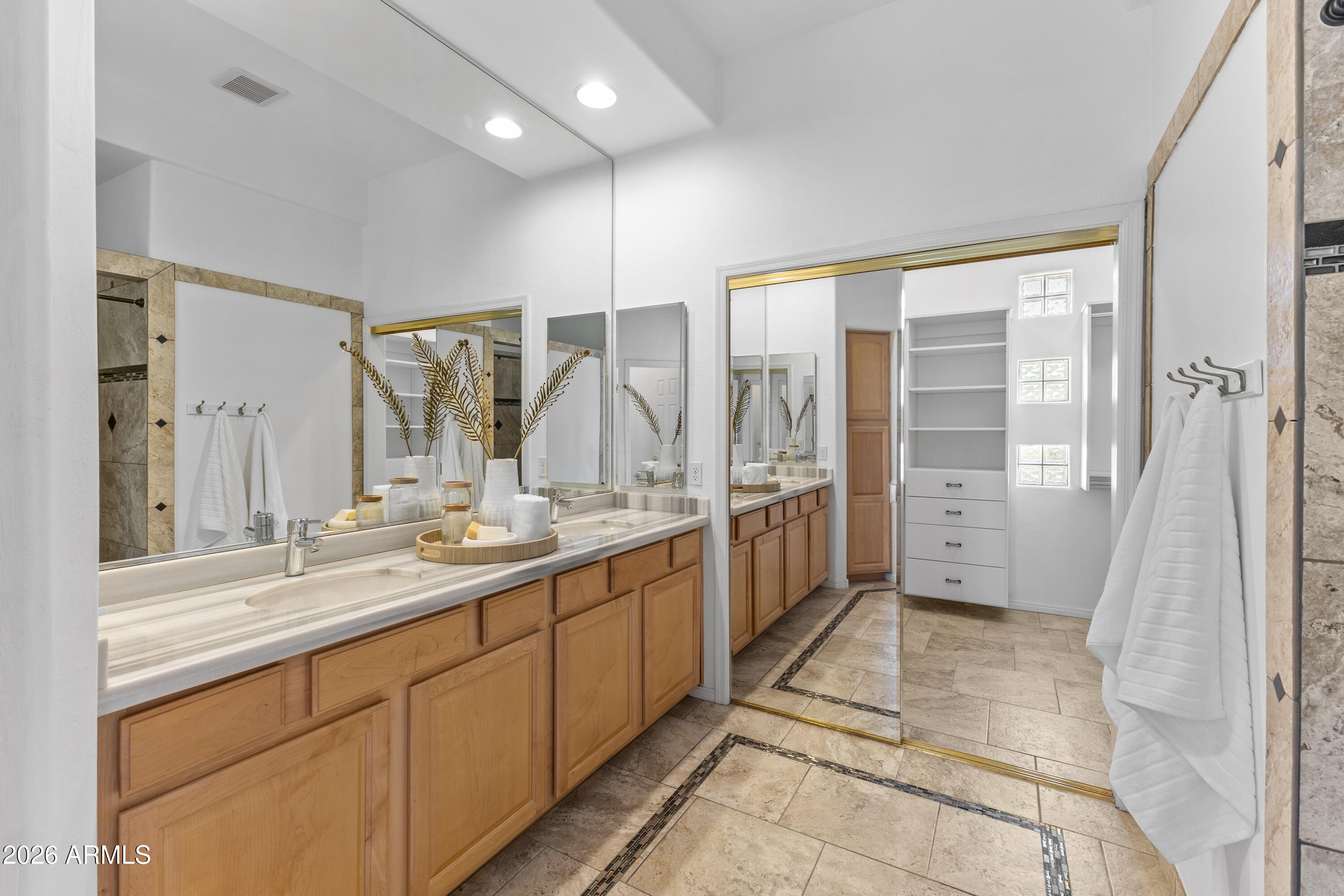 15240 N CLUBGATE Drive 141