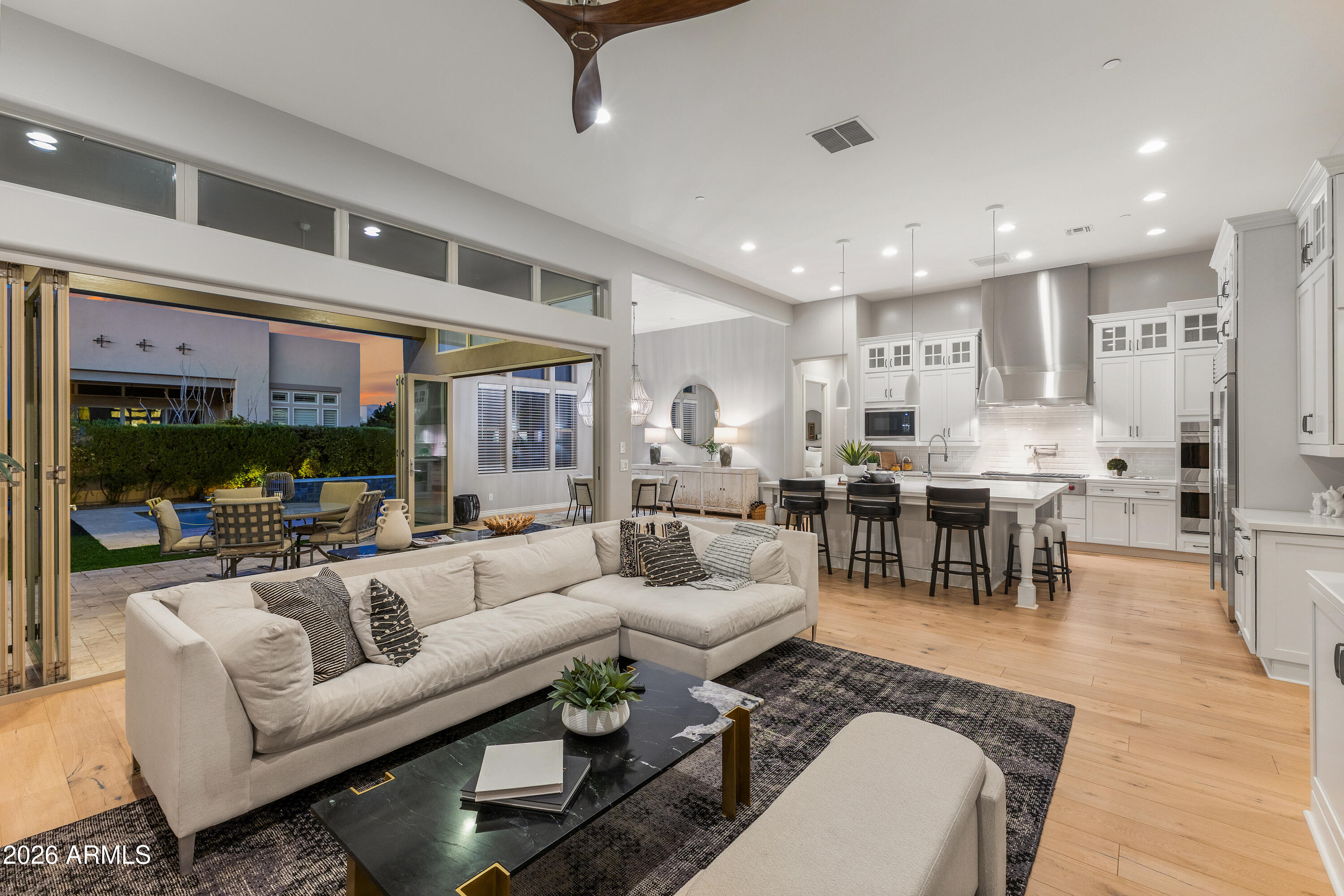 7238 E THORNTREE Drive