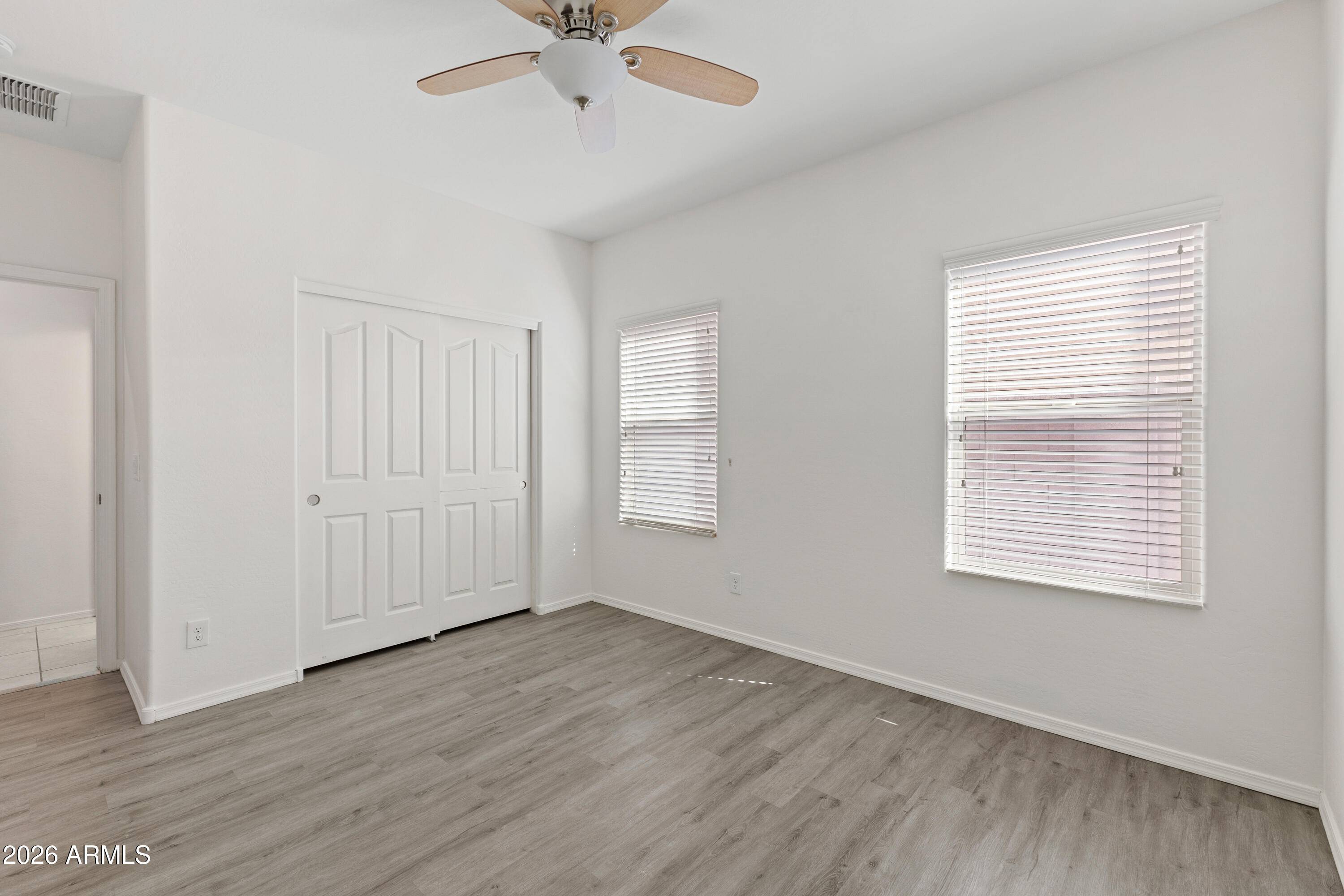 1819 W BONANZA Drive