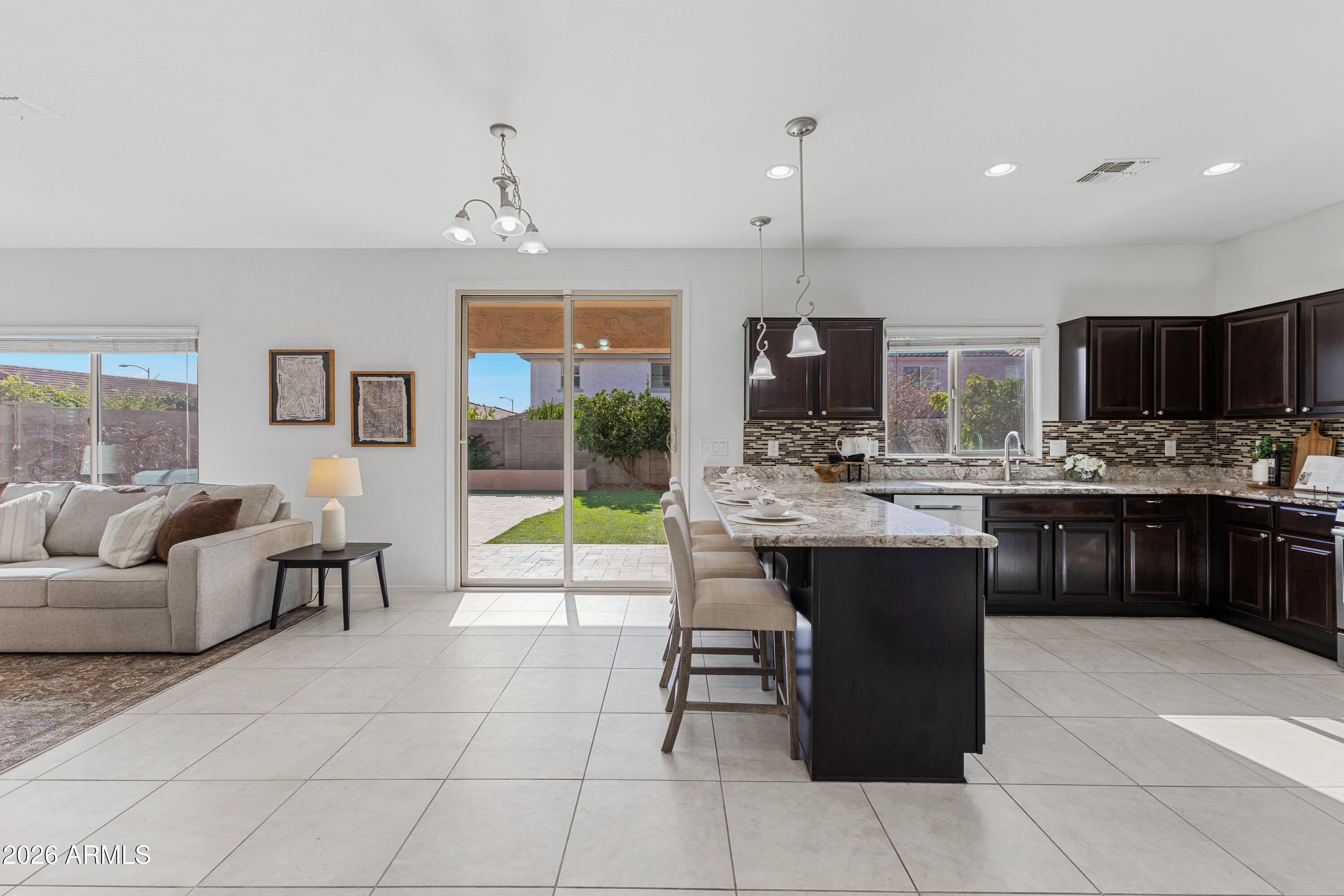 1819 W BONANZA Drive