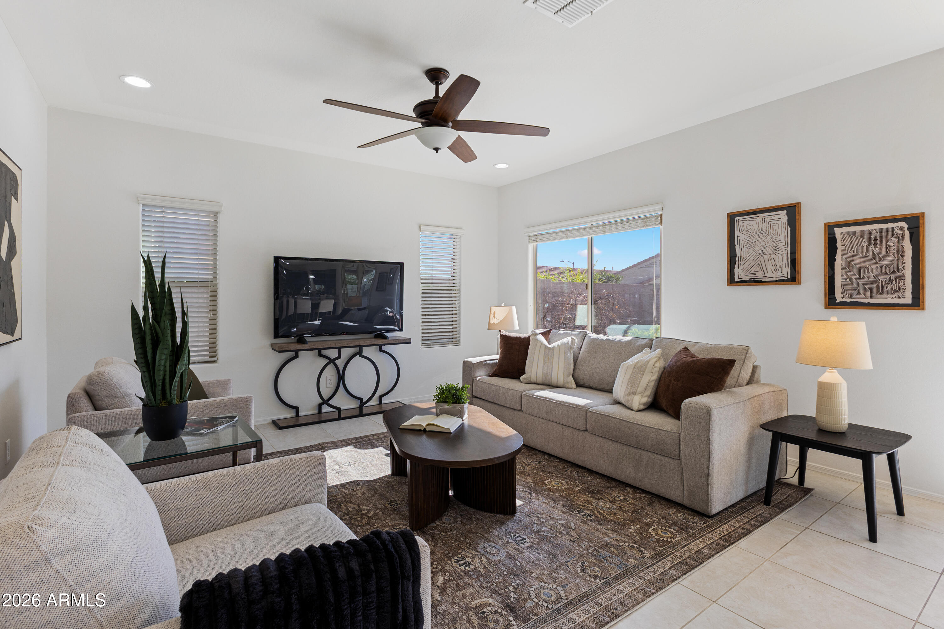 1819 W BONANZA Drive