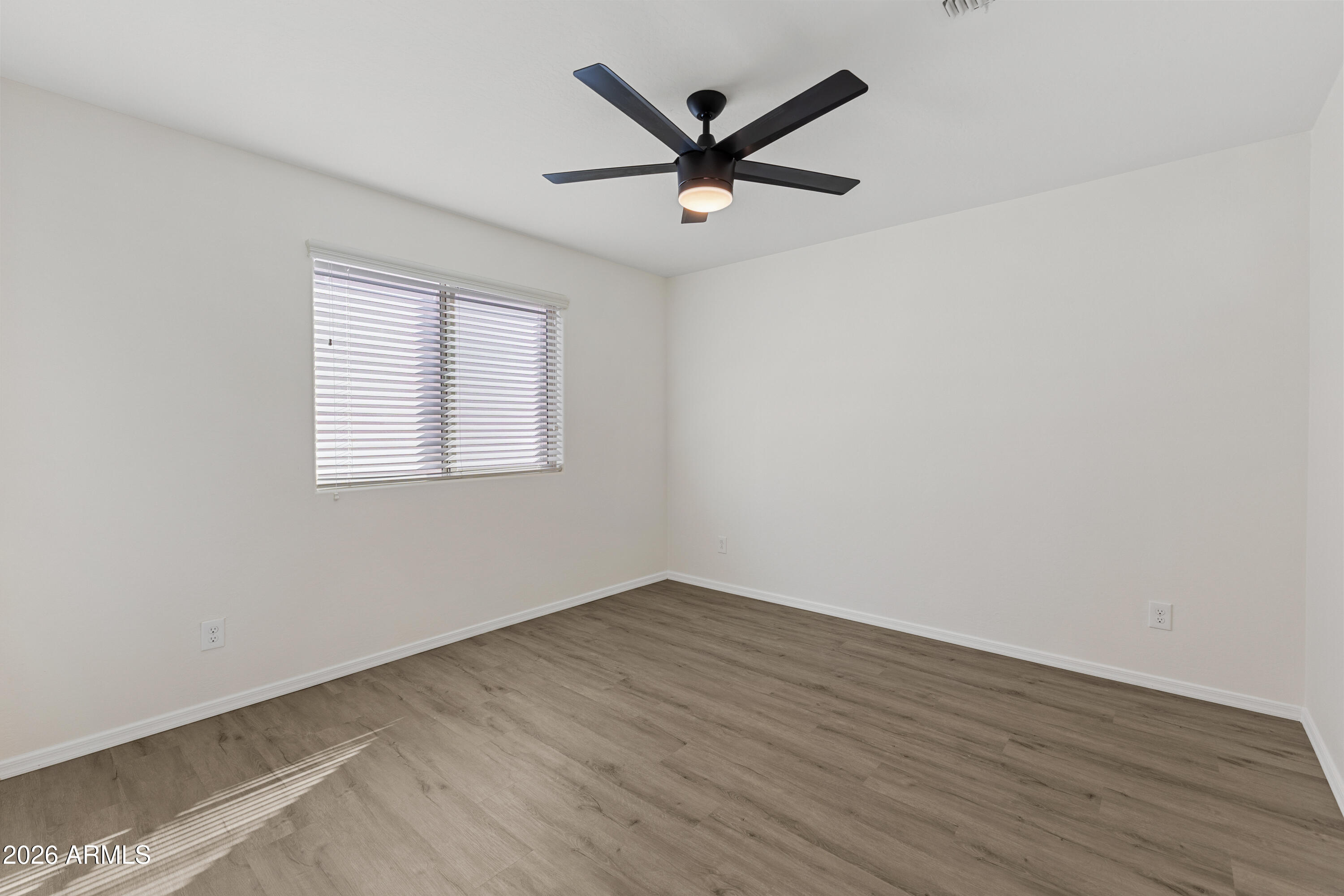 1819 W BONANZA Drive