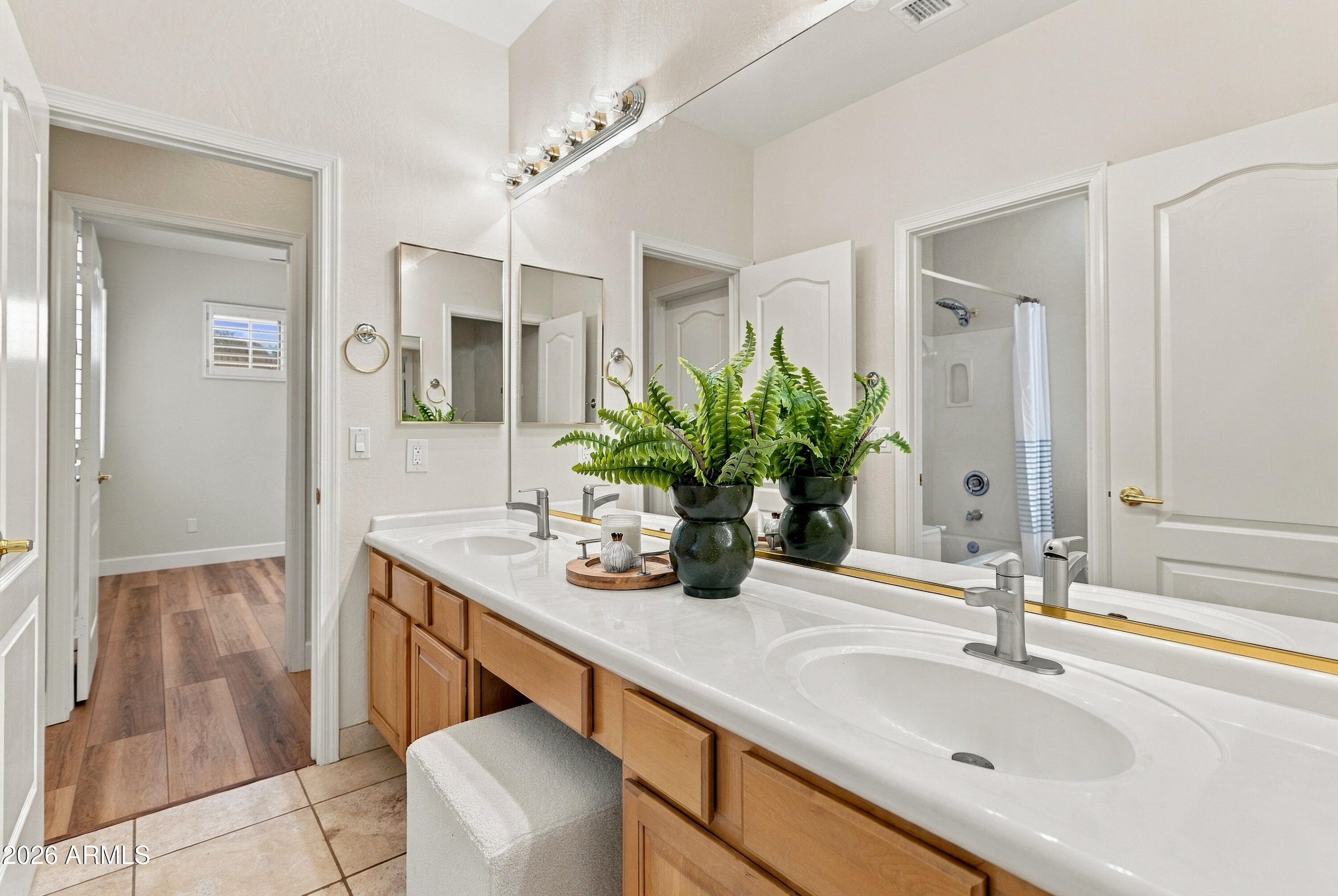 7446 E JOURNEY Lane