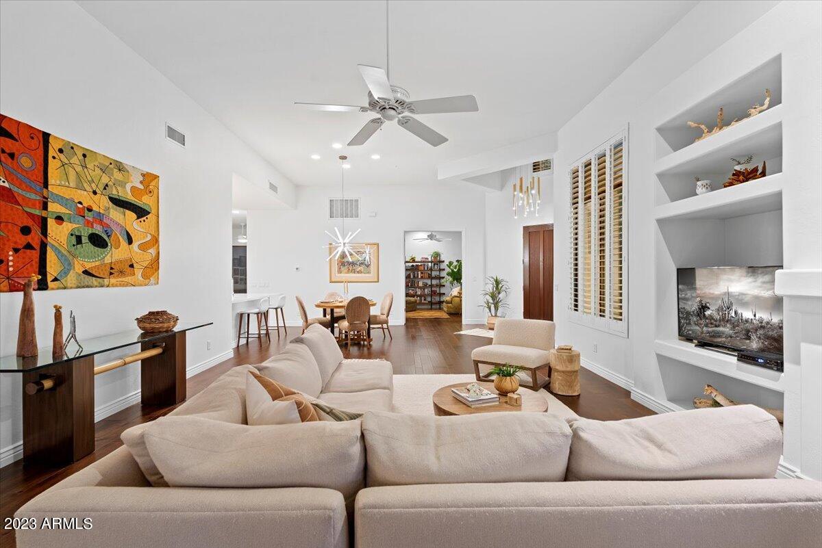 9270 E THOMPSON PEAK Parkway 329