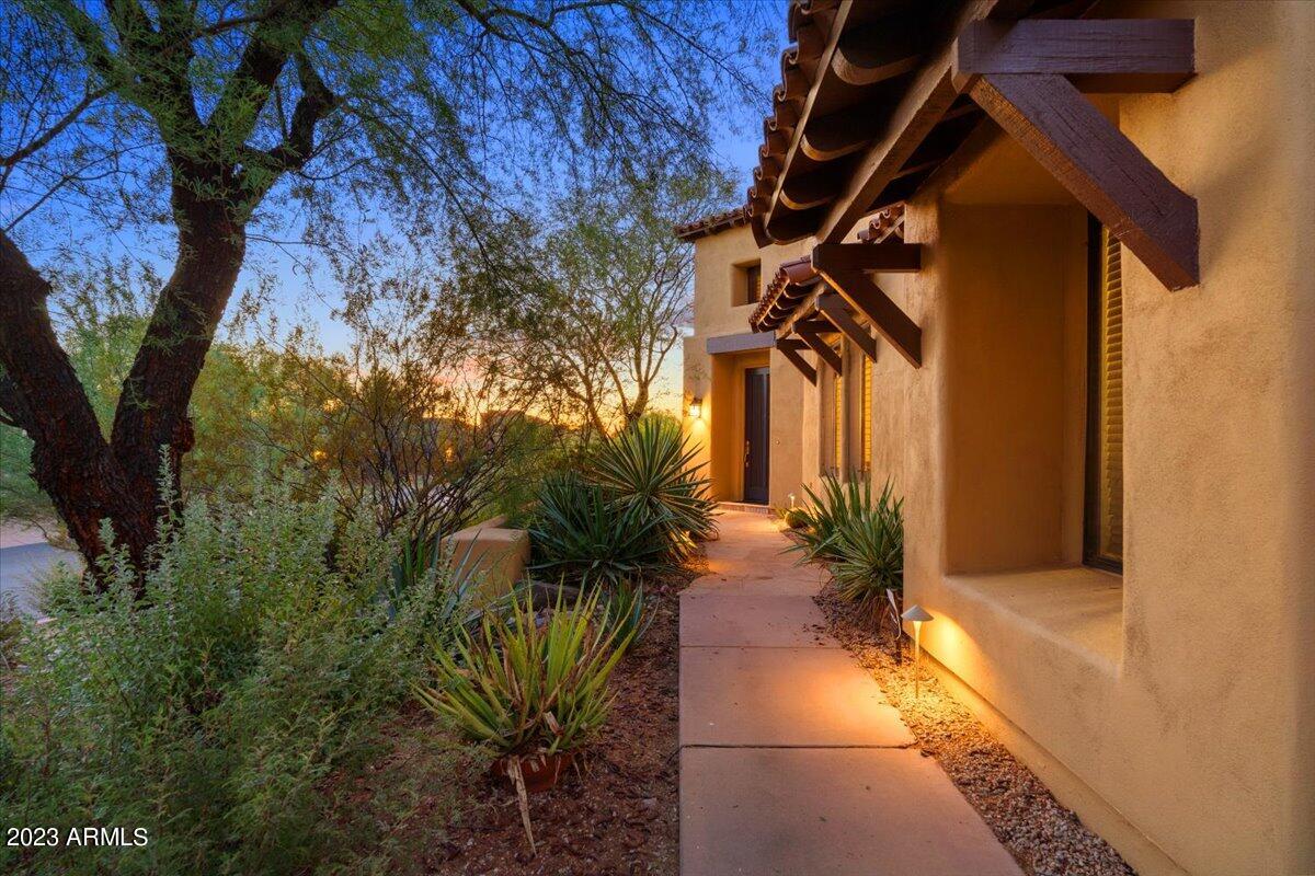 9270 E THOMPSON PEAK Parkway 329