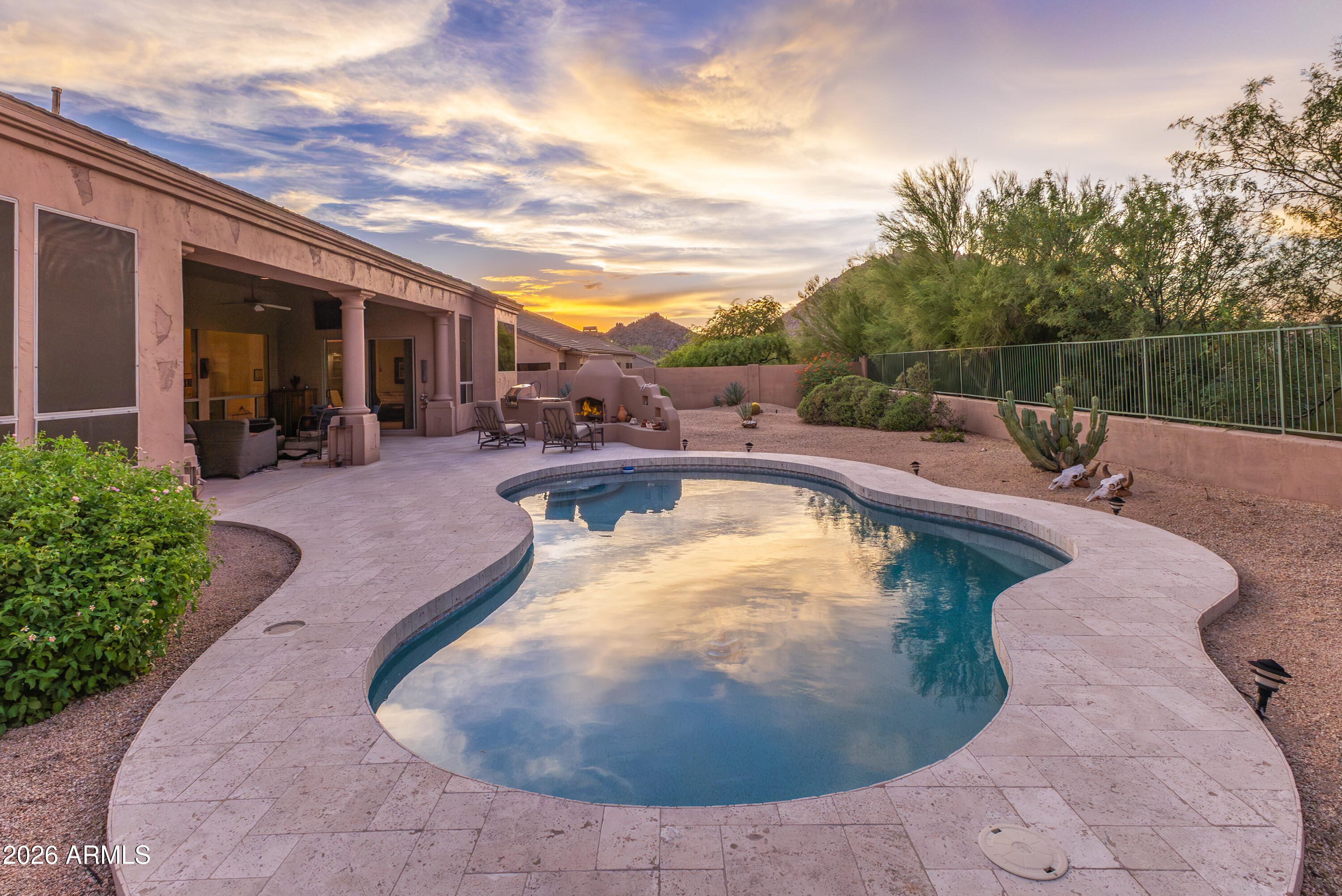 11804 E SAND HILLS Road