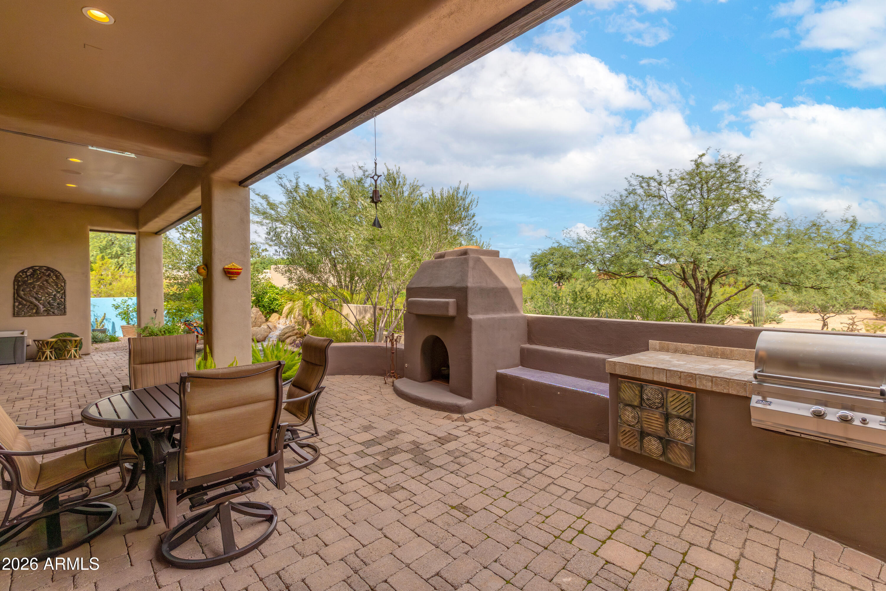 8650 E STAGHORN Lane