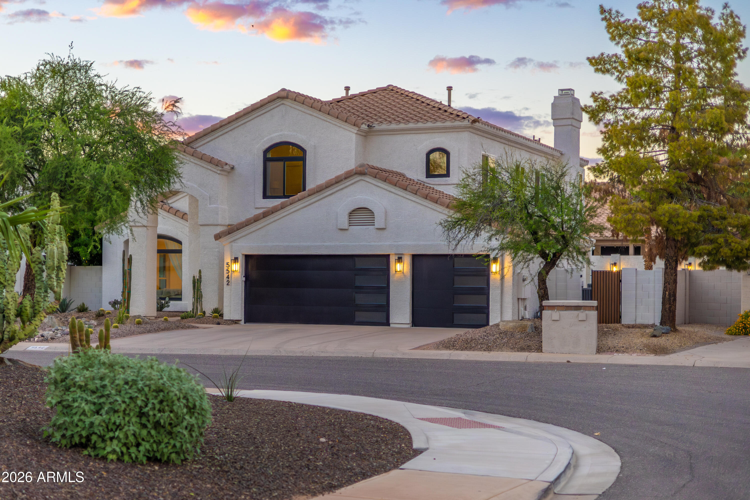 5542 E ANDERSON Drive