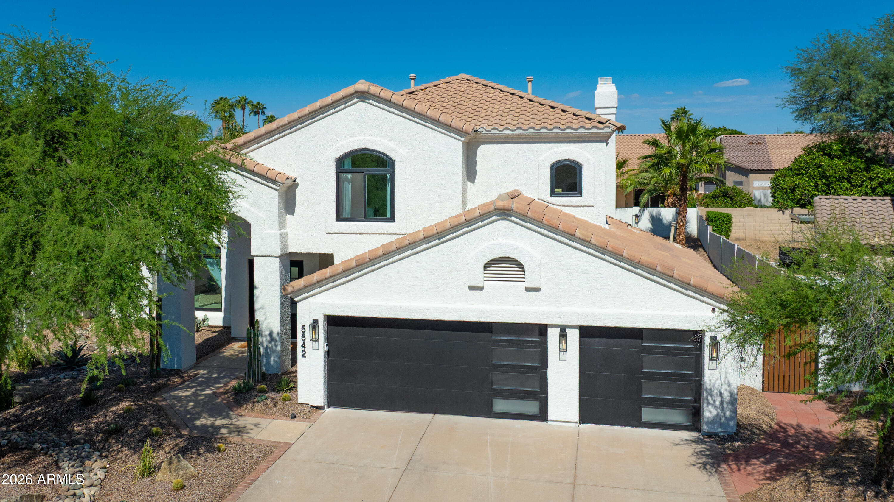 5542 E ANDERSON Drive
