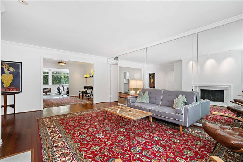 52 Chaumont Square NW