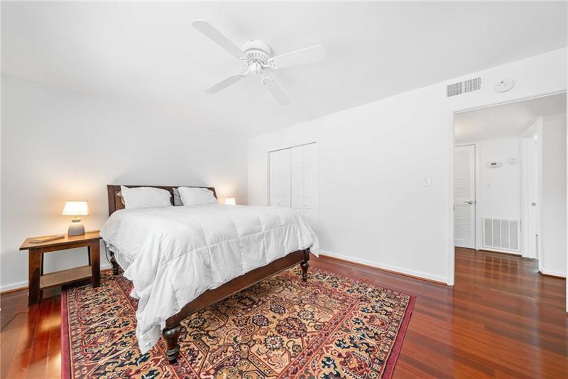 52 Chaumont Square NW