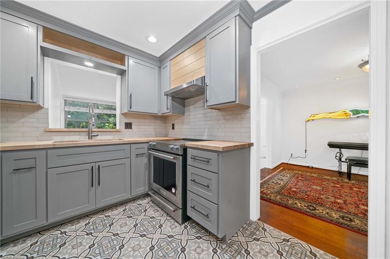 52 Chaumont Square NW