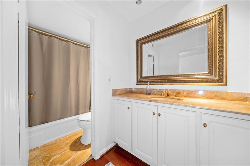 52 Chaumont Square NW