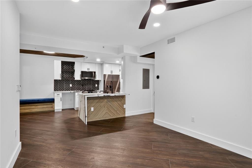 1074 Peachtree Walk NE Unit B106