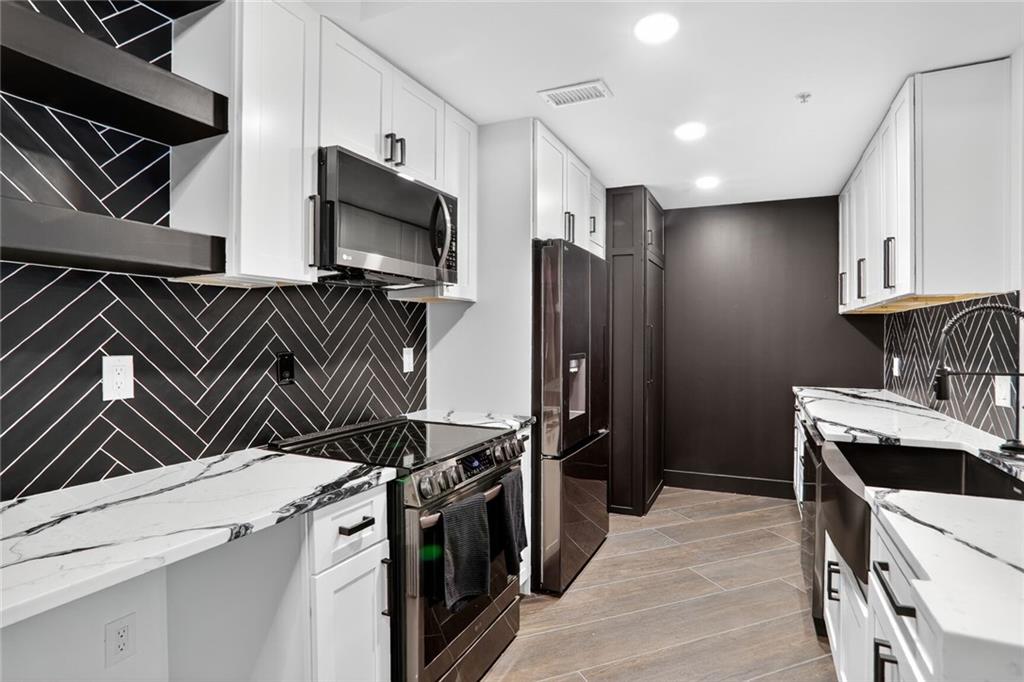 1074 Peachtree Walk NE Unit B106