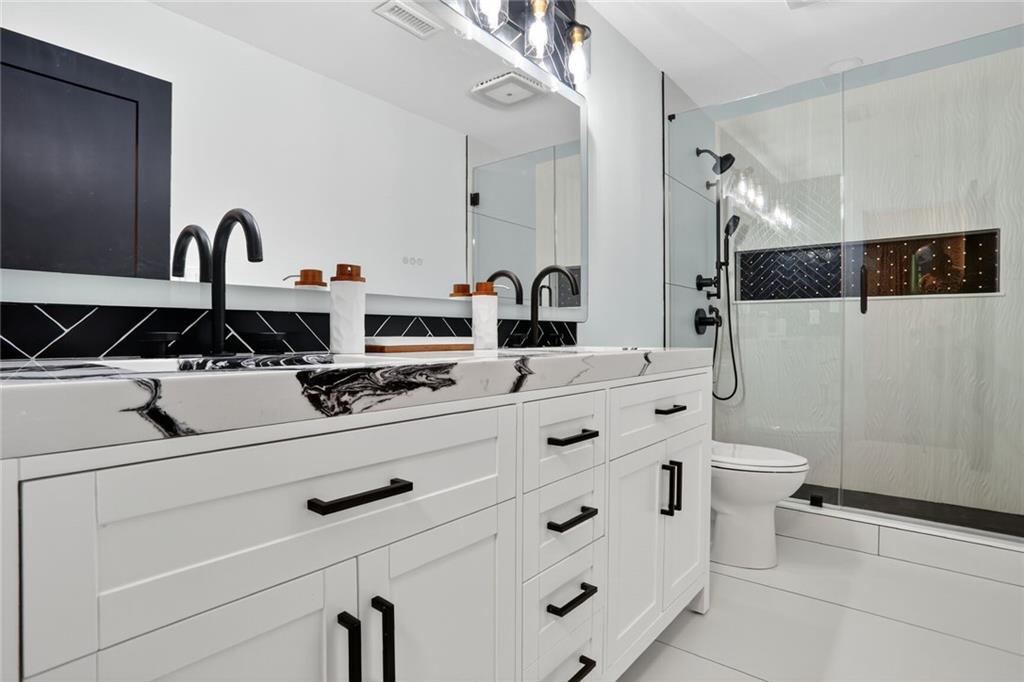 1074 Peachtree Walk NE Unit B106