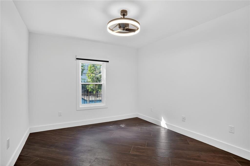 1074 Peachtree Walk NE Unit B106