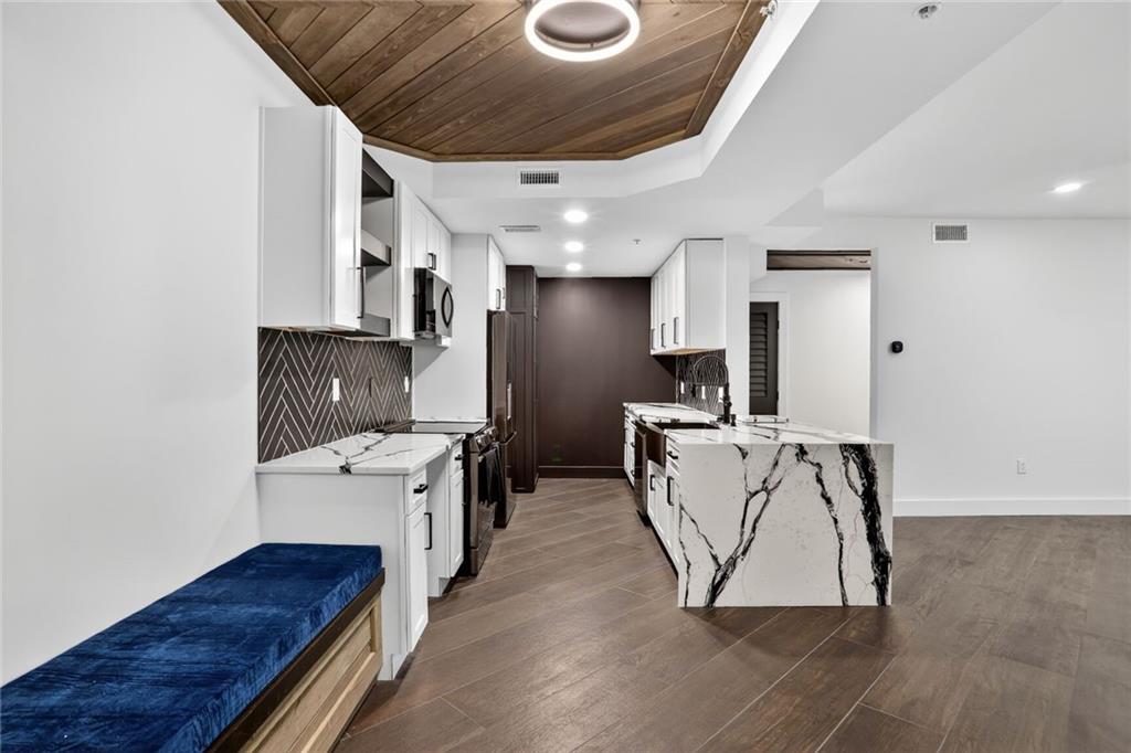 1074 Peachtree Walk NE Unit B106