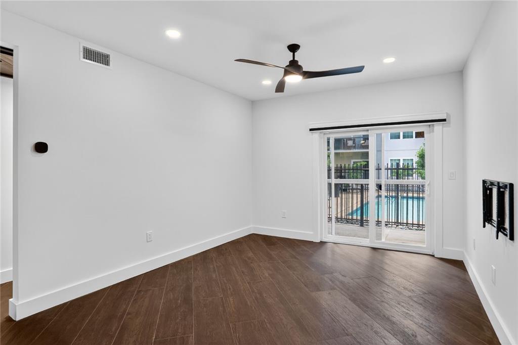 1074 Peachtree Walk NE Unit B106