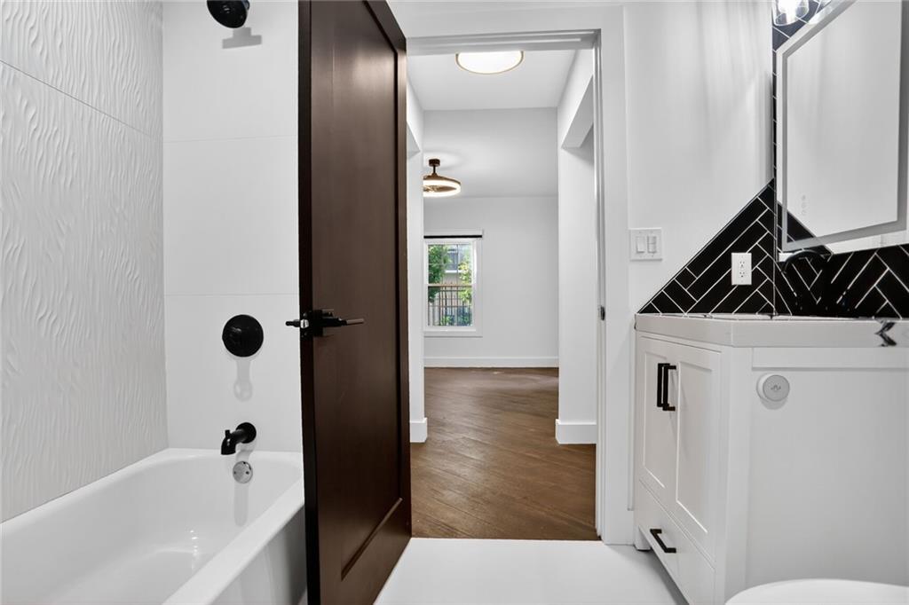 1074 Peachtree Walk NE Unit B106