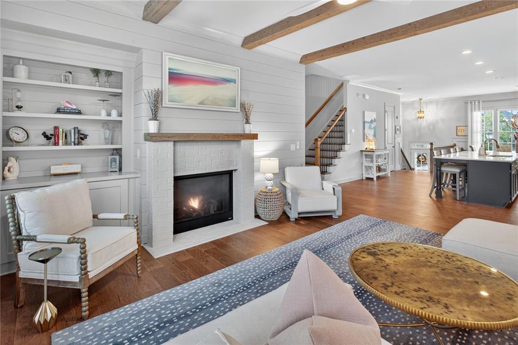 1956 Skyfall Circle NE