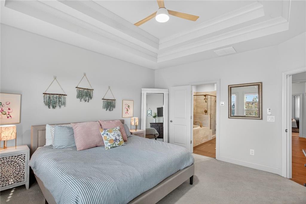 1956 Skyfall Circle NE