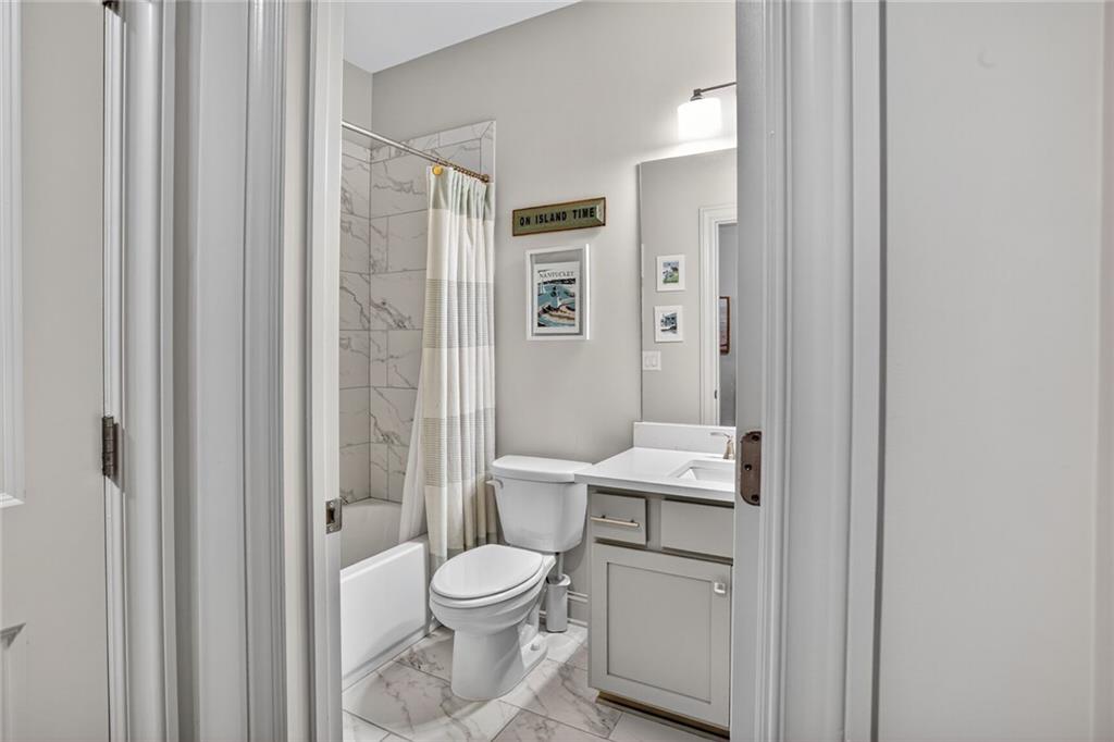 1956 Skyfall Circle NE