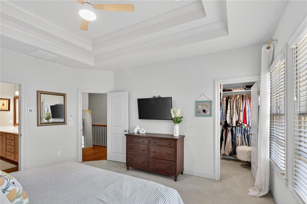 1956 Skyfall Circle NE