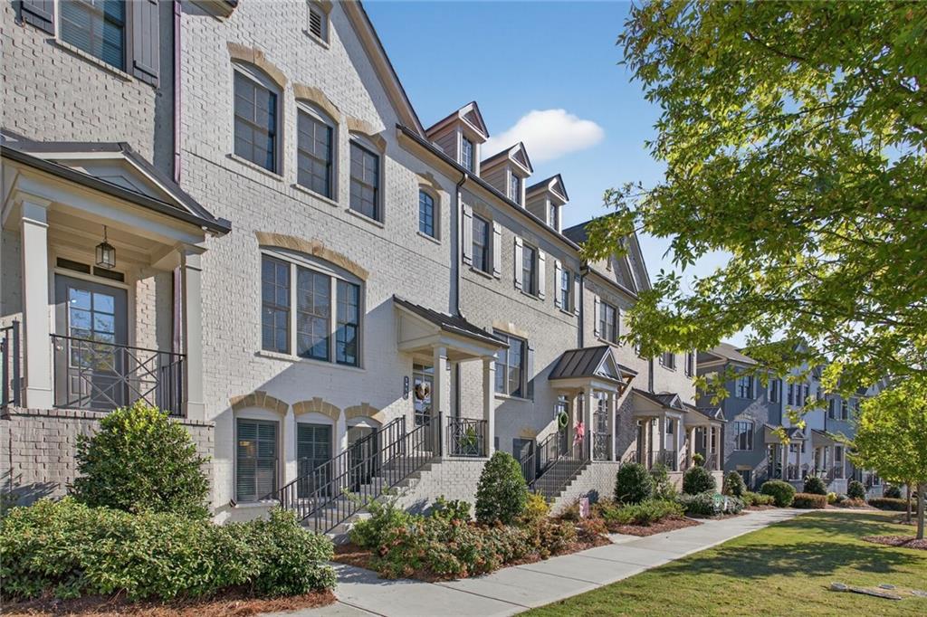 1956 Skyfall Circle NE