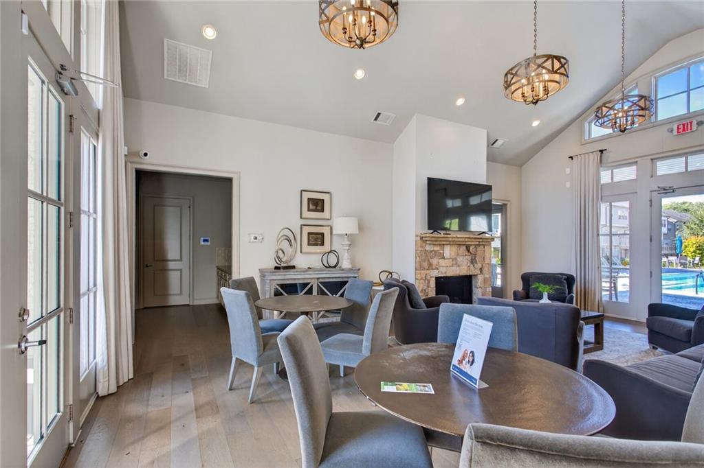 1956 Skyfall Circle NE