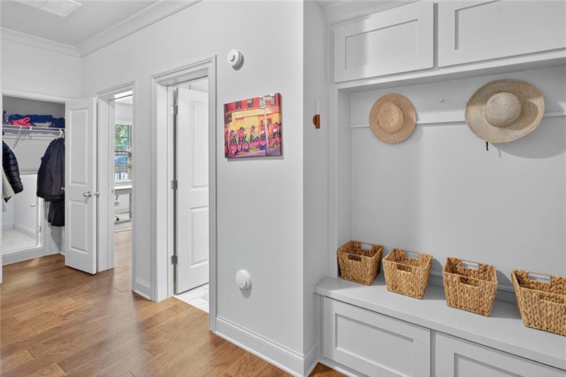 1956 Skyfall Circle NE