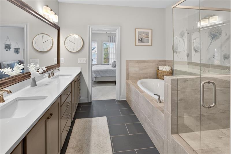 1956 Skyfall Circle NE