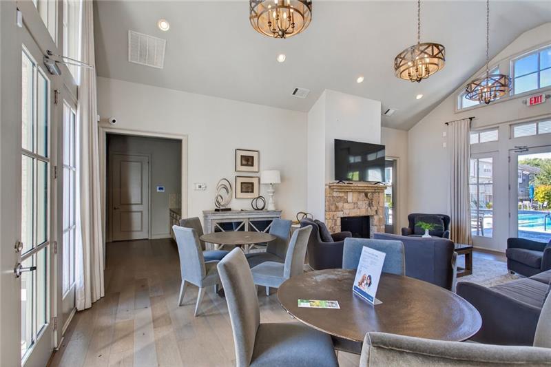 1956 Skyfall Circle NE