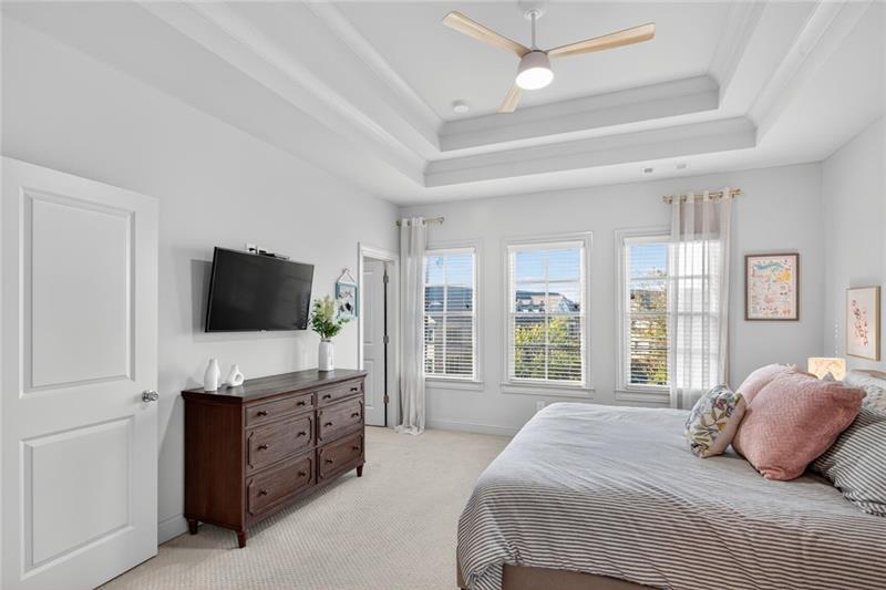 1956 Skyfall Circle NE